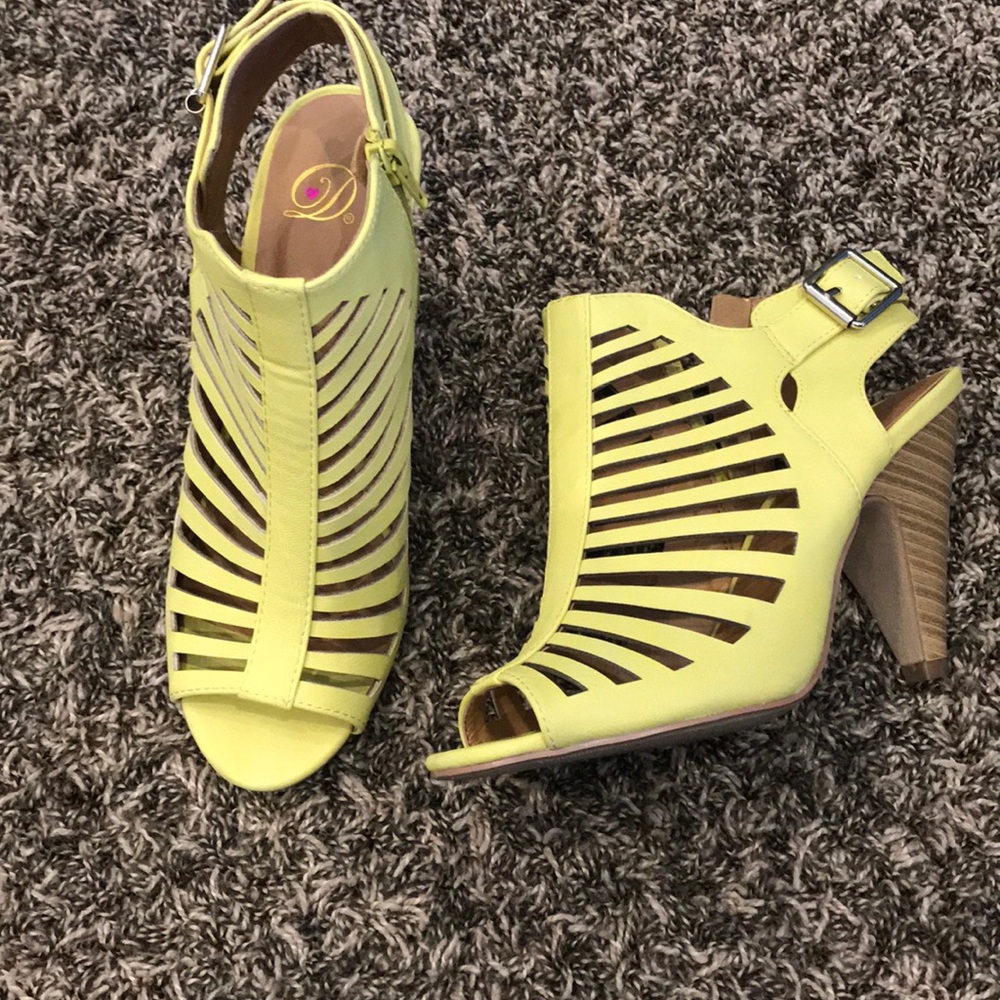 Yellow sandal heels